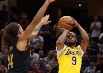 LeBron James’ First Reaction To Bronny James’ First NBA Basket Isn’t What We Expected