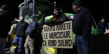 French farmers step up protests against EU-Mercosur deal