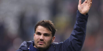 'Hungry' Dupont stars in France's win over Japan