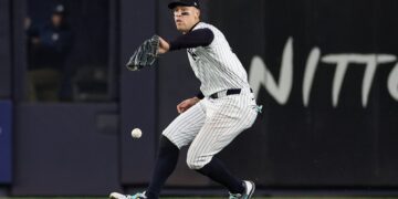 Watch Yankees Unravel In Fateful Inning And Get Scolded By Two Of Their Greats