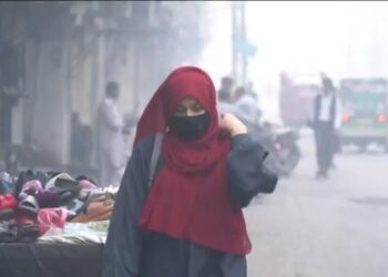 Pakistan choked by thick smog, limits outdoor activities