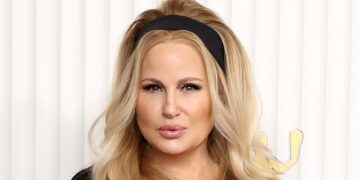 Jennifer Coolidge Reveals Glam Hairstyle in New Discover Ad (Excl)