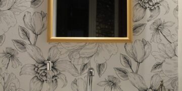 What I Learned About Confidence During a Yearlong Battle with Hormonal Acne | Wit & Delight