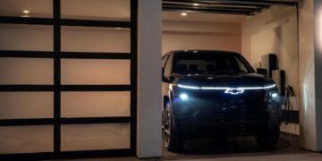 GM offers free nighttime charging to Chevy EV owners in Texas