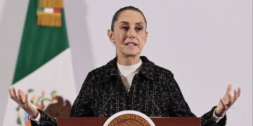 Mexico ups deficit forecast as economists warn of slowing growth