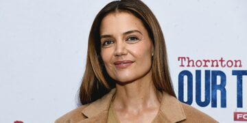 A Lookalike for Katie Holmes’ Luxe Sweatpants Is on Sale for $20