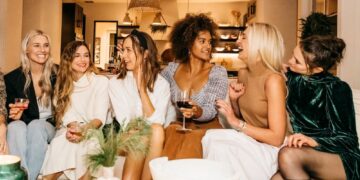 5 Holiday Outfit Formulas for Every Event on Your Calendar