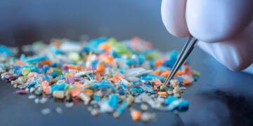 Daily home activities – like folding clothes and sitting on a sofa – could give off clouds of microplastics, new research suggests | Science, Climate & Tech News