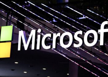 Microsoft ‘deploying fix’ after users report problems with Outlook and Teams | Science, Climate & Tech News