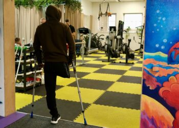 ‘Like a normal man’: How bionic limbs are helping Ukrainian troops injured in war | World News