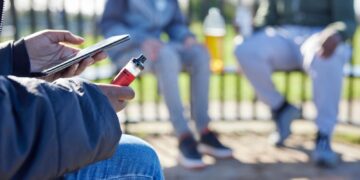 Bill to ban younger generation from smoking and crackdown on vapes clears first hurdle | Politics News