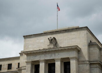 The cracks in America’s ultra-strong labour market