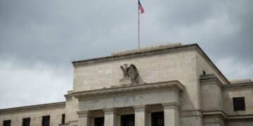 The cracks in America’s ultra-strong labour market