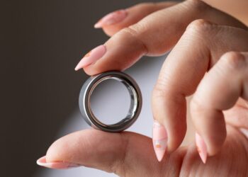 Oura’s smart rings can now tell when you’re getting sick