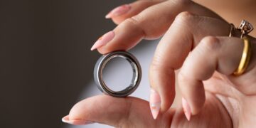 Oura’s smart rings can now tell when you’re getting sick