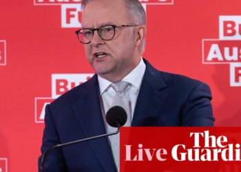 News live: PM says Melbourne synagogue fire sent ‘shivers down the spine of all Australians’ and denounces antisemitism as ‘evil’ | Australian politics