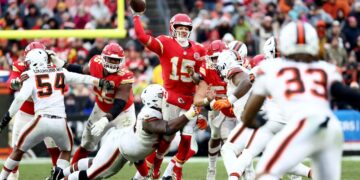 People Are Saying Patrick Mahomes Is Faking His Injury. Really?
