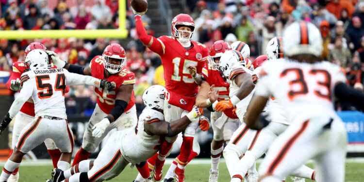 People Are Saying Patrick Mahomes Is Faking His Injury. Really?