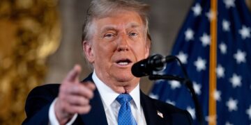 Trump Sues Iowa Newspaper, Veteran Pollster Over ‘Deceptive’ Poll