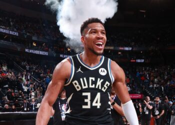 Giannis Antetokounmpo, Bucks Beat Thunder 97-81 For NBA Cup Title