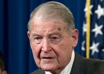 Former FBI, CIA Head Has ‘Serious Concerns’ With Trump Cabinet Picks