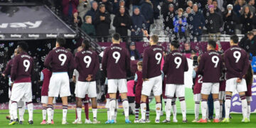 West Ham players pay tribute to Michail Antonio after car crash