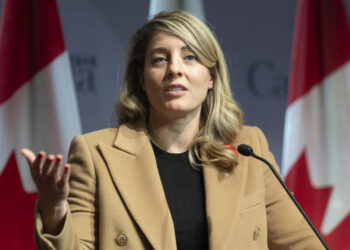 Canadian cabinet ministers to talk tariffs with Trump's team in Florida