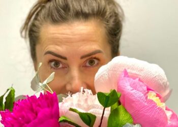 Floral Designer and Unwilted Founder Liz Carter Shares Her Holiday Party Must-Haves