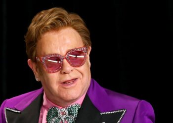Elton John’s Friends Are ‘Concerned’ About The Singer Amid Vision Loss