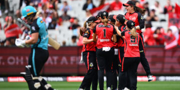 Melbourne Renegades clinch maiden WBBL title with win over Brisbane Heat