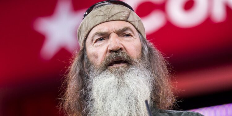 ‘Duck Dynasty’ Alum Phil Robertson Diagnosed With Alzheimer’s Disease