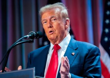 Trump tells EU to buy US oil and gas or face tariffs