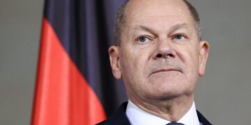 Scholz hopes to lose confidence vote while Putin spins in annual phone-in