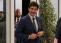 Justin Trudeau pays Donald Trump Florida visit in bid to avert North American trade war