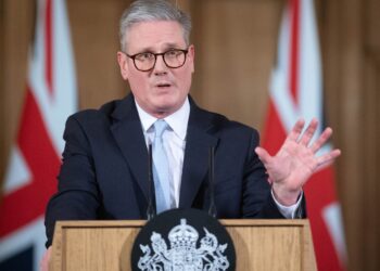 Starmer set to play it safe and avoid migrant cap figure in government ‘relaunch’ | Politics News