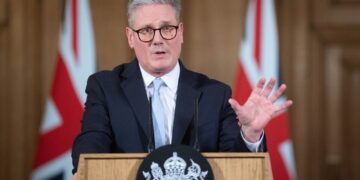 Starmer set to play it safe and avoid migrant cap figure in government ‘relaunch’ | Politics News