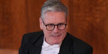 Significant shift as Starmer says Ukraine must be in ‘strongest possible position for negotiations’ | Politics News