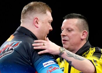 World Darts Championship: Ricky Evans stuns Dave Chisnall as Rob Cross dumped out at Alexandra Palace | Darts News