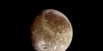 NASA Wants to Explore the Icy Moons of Jupiter and Saturn With Autonomous Robots