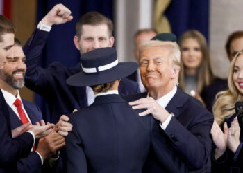 Donald Trump issues fresh tariff threats