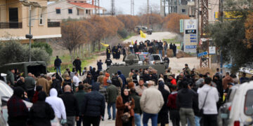 Violence Reported as Deadline Passes for Israeli Troop Withdrawal in Lebanon