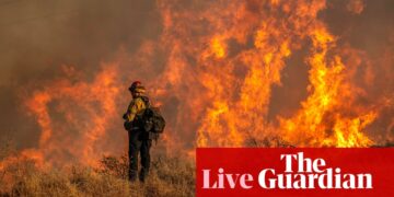 California fires live: around 35,000 LA homes and businesses without electricity as police issue warning over looters | California wildfires