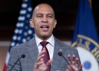 Hakeem Jeffries Makes Awkward ‘Fart’ Gaffe During Speech