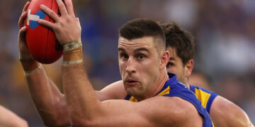 West Coast Eagles’ Elliott Yeo injured at training; Kane Cornes slams club