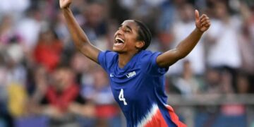 USWNT’s Naomi Girma completes Chelsea move for record transfer fee in women’s soccer