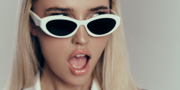 How Morgan Riddle Became A Star At Her Boyfriend’s Show