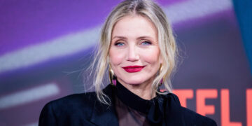 Cameron Diaz Walks First Movie Premiere In 10 Years