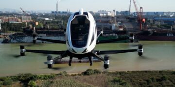 Pilotless passenger drones and driverless taxis as China pushes boundaries of how we travel | World News