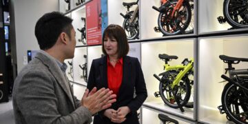 Grim economic news raises stakes for embattled chancellor Rachel Reeves’s controversial China trip | Politics News