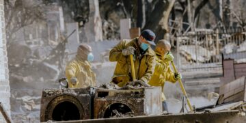 Ash and debris from LA wildfires pose health risks for returning residents : NPR